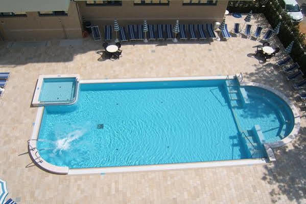 Hotel Miami Lido di Jesolo Exterior photo